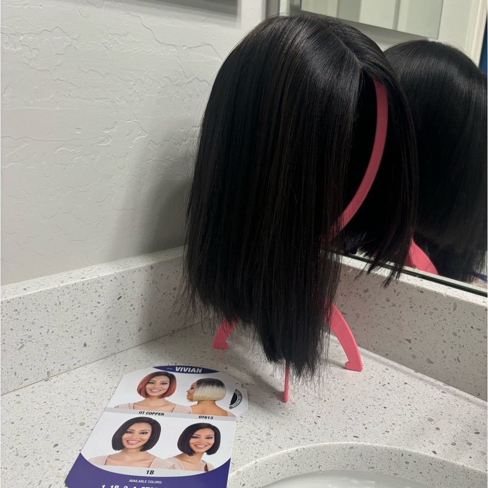 Freetress wig "vivian" 1B color